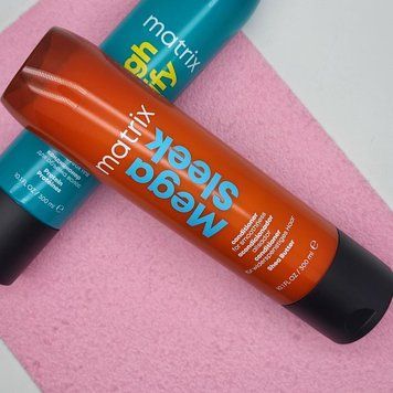 Кондиціонер для гладкості Matrix Mega Sleek Conditioner 247 фото